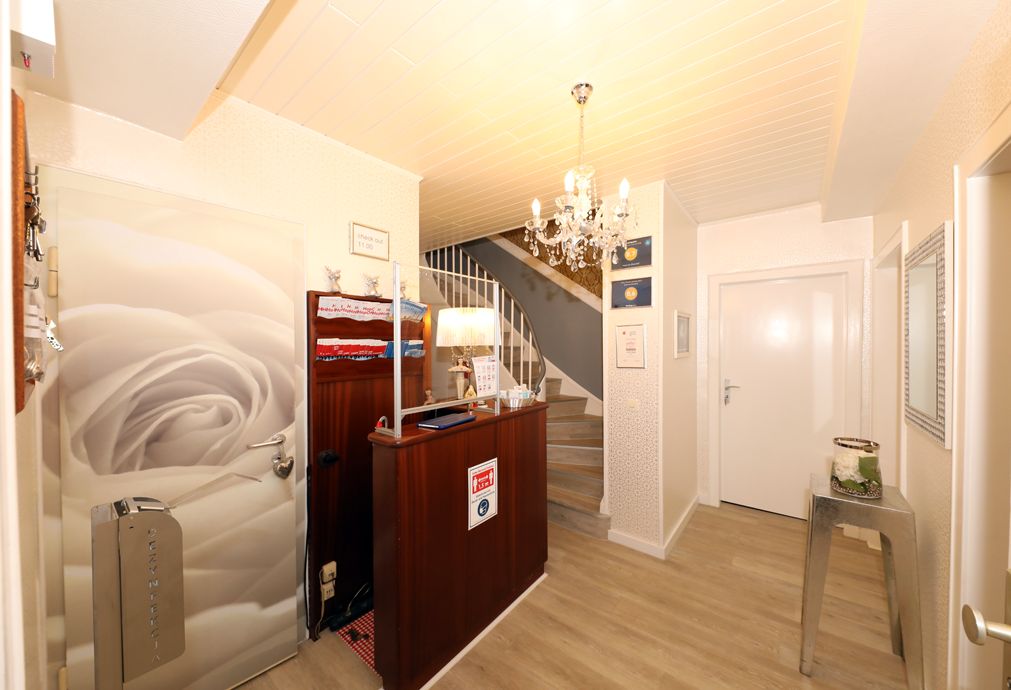 Hotel Am Ehrenhof Fischerstr 25 Dusseldorf Pempelfort Deutscher Hotelfuhrer