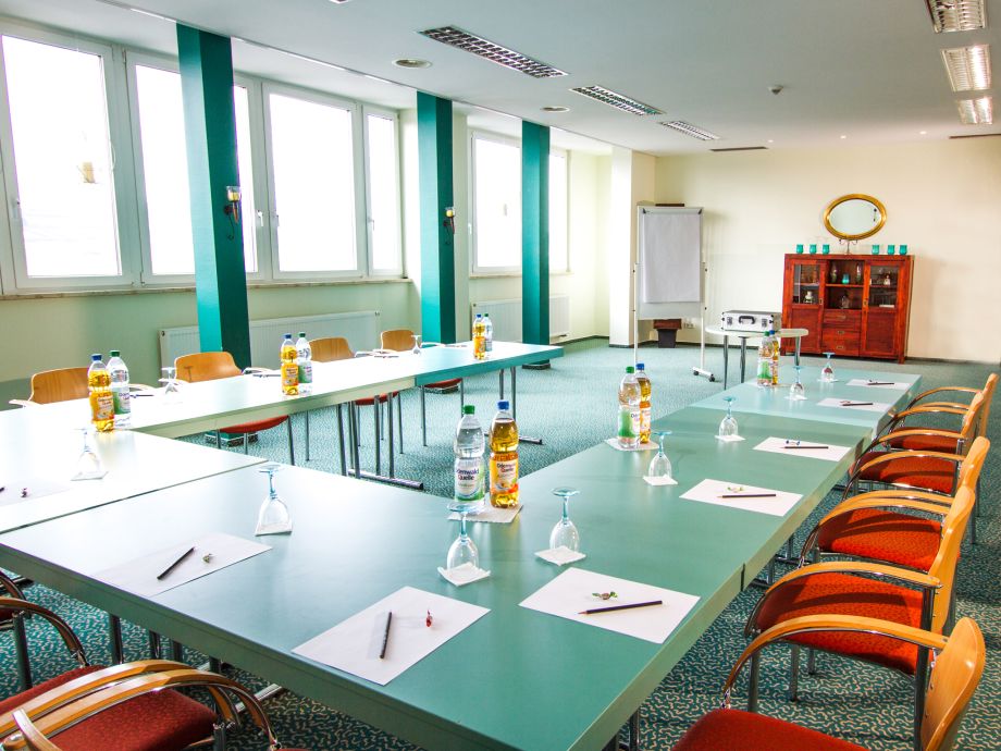 Savoy Hotel Bad Mergentheim Erlenbachweg 17, 97980 Bad Mergentheim Deutscher Hotelführer Savoy Hotel Bad Mergentheim Erlenbachweg 17, 97980 Bad Mergentheim Deutscher Hotelführer