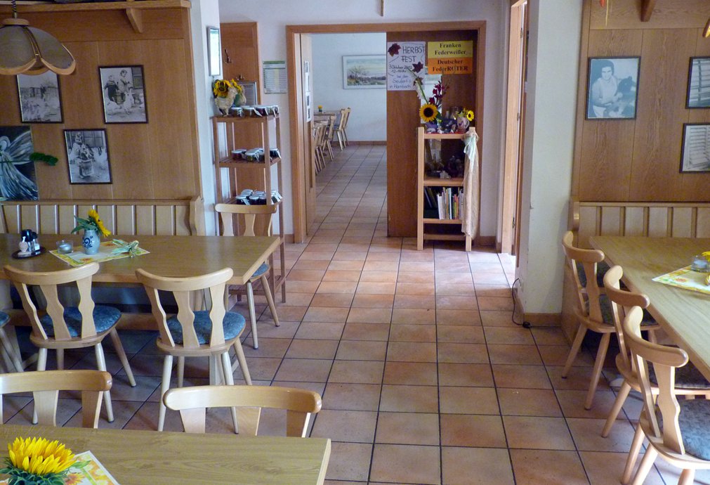 Gasthaus Zum Hühnernest - Heinrichweg 6, 97456 Dittelbrunn / Hambach