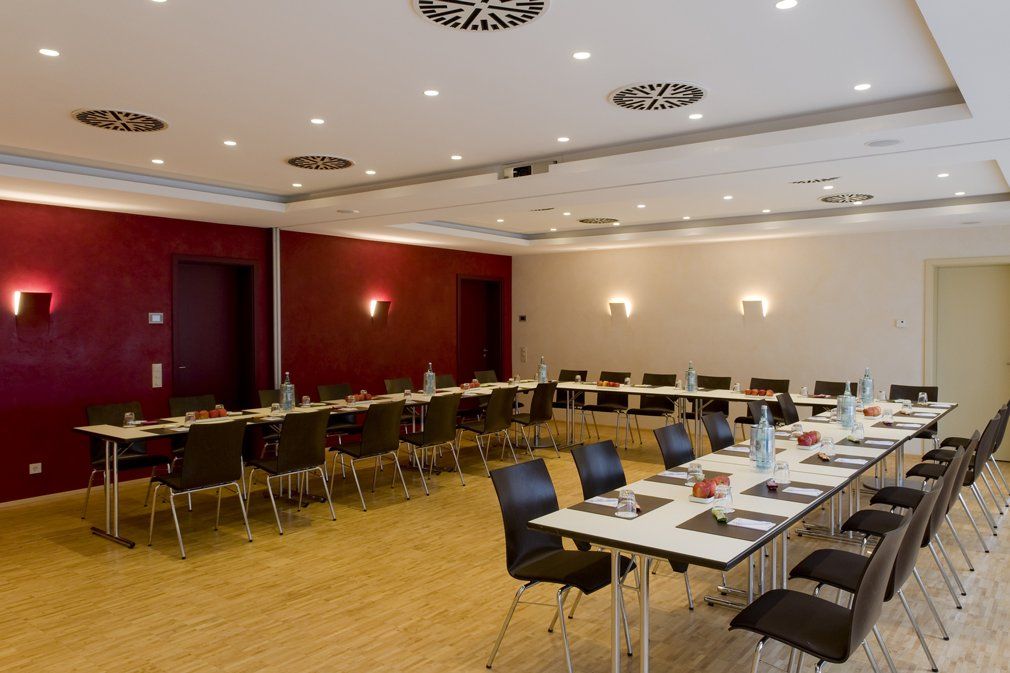 Hotel Gloria GmbH Sigmaringer Str. 59, 70567 Stuttgart