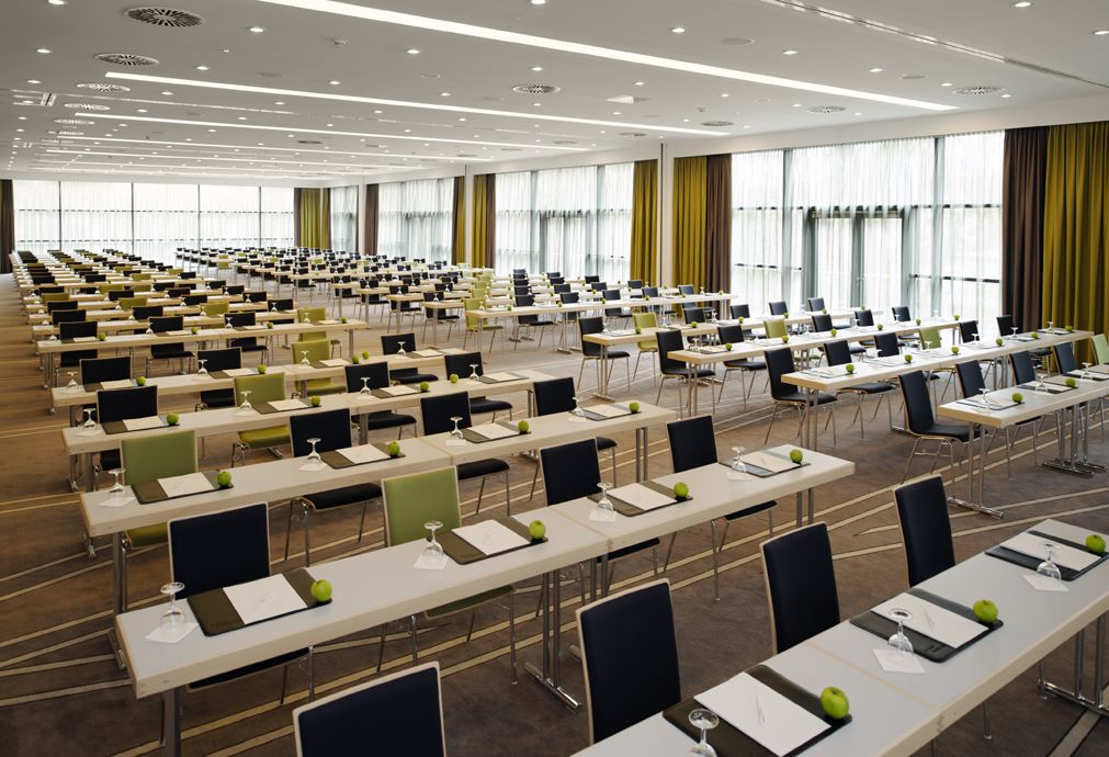 ATLANTIC Congress Hotel Essen - Messeplatz 3, 45131 Essen - Deutscher Hotelführer
