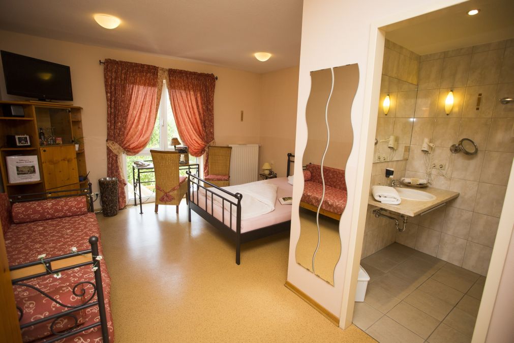 Mediterran Hotel Juwel Am Sportplatz 23, 63791 Karlstein